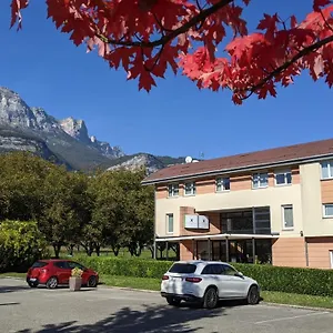 https://le-domaine-des-fontaines.hotels-rhonealpes.com