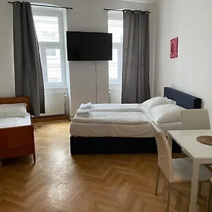 https://easybook-in.hotelofvienna.com